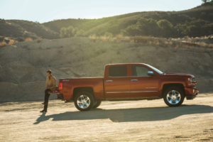 Silverado-in-vehicle-OnStar-4GLTE-Wi-Fi